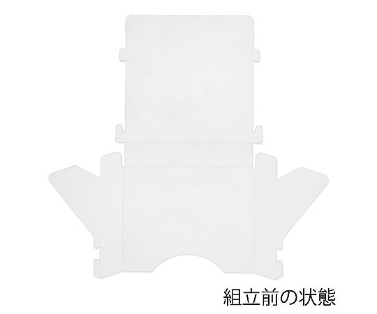 PET製 組み立てパンフレットスタンド ハガキサイズ 5枚入 透明なパンフレットスタンドが斜めに立てられ、ハガキが5枚すっきりと収められている様子