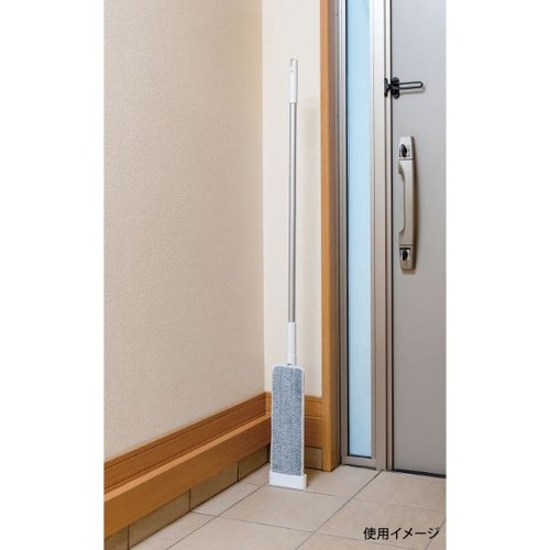フローリングワイパー FL392絞れる水拭きフロアモップスリム アズマ工業 [ケース販売] 透明なケースに収められたモップと、その特長がわかる詳細な情報が見える状態