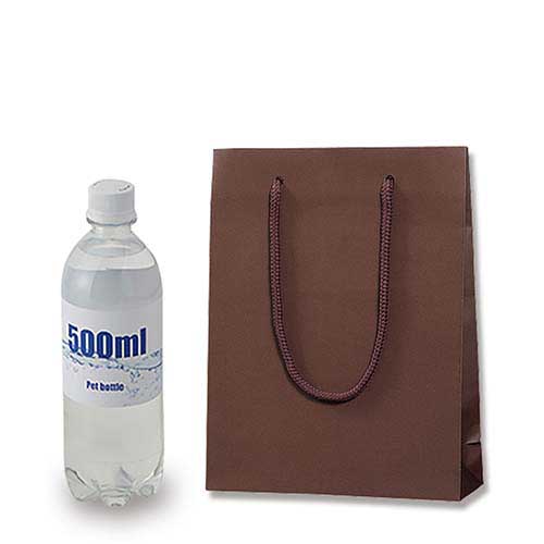 おしゃれなマット仕様で、ブラウンの手提げ紙袋