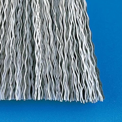 ほうきちりとりセット　コンポ溝チリトーレ 角度を変えて撮影された掃除道具セット、ほうきとちりとりが並ぶ状態