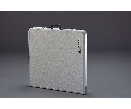 1200x600x690mm/370mm テーブル・チェアーセット ダークブラウンの木製テーブルとチェアが並ぶ、シンプルで洗練された姿が見える状態