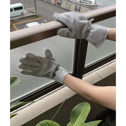 クロス　かきとるメッシュグローブ　1双 手首部分が強調された、軽快なメッシュデザインの状態