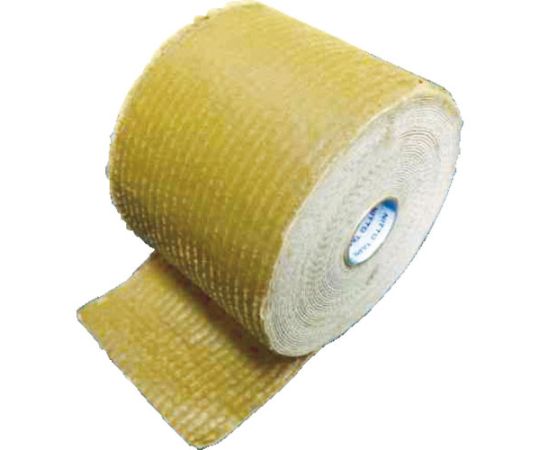 地中埋設向けペトロラタム防食テープ No.59H（2種） 1.1mm×50mm×10m 巻きされたテープが地面に置かれ、黒色の表面が見え、テープの端が少し宙に浮かんでいる様子