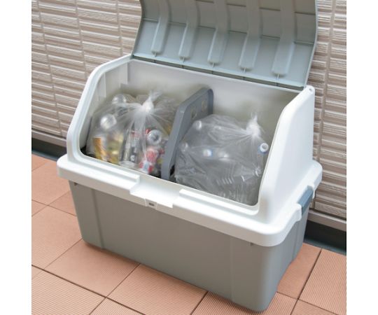 ホームボックス920専用仕切り板 仕切りが取り付けられたホワイトの板が正面から見える状態