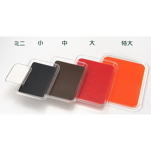 サービス用品 MT-1030 クリアマジックトレー角 小 ホワイト 透明なプラスチックトレーが上面から見える状態、角の丸みが感じられる。