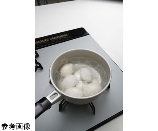 和づつみ アルマイト加工片手鍋 16cm 鍋の内側に光沢があり、持ち手が付いている。