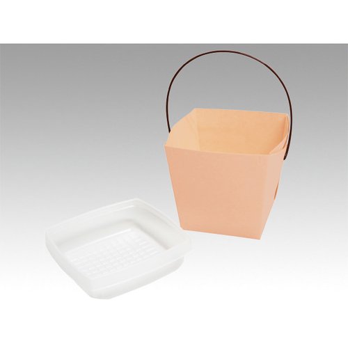 弁当容器 デリメイトTK125 ぽらむ 協和パック [ケース販売] 透明な容器に入った、蓋付きの弁当容器が並んでいる様子