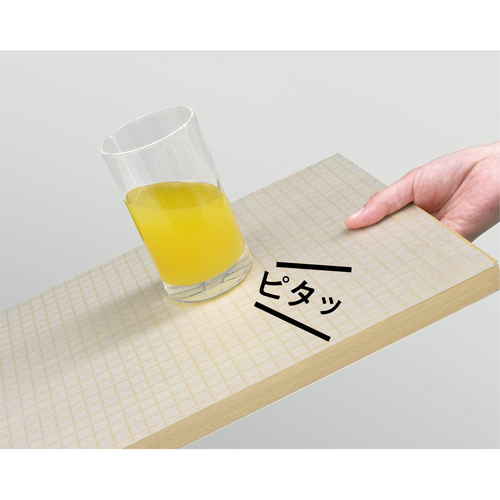 シンク下シート　すべり止めシステムキッチンをきれいに使うシート45cm　SS-645 クリーム色のシートがしわなく広げられた状態、四隅にすべり止め加工が見える。