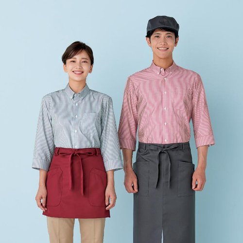 七分袖シャツ シャツ 兼用 7分袖 ワイン 3L SS002-72 住商モンブラン ワインカラーの柔らかい布地で、落ち着いた七分袖が際立つ様子