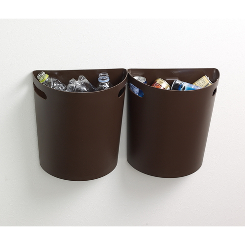 ゴミ箱 壁掛けダストボックス 9L マグネットシート2枚付き ブラウン 横から見た壁に取り付けられたダストボックス、ブラウンカラーでマグネットシート付き。