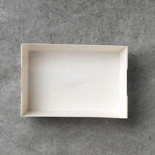 木製容器 ポプラの箱 折箱1.5合 本体 アサヒグリーン 高さのある木製の折箱が正面から見える状態、滑らかな表面と自然な木目が特徴。