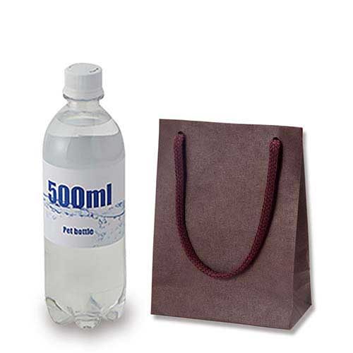 使いやすい無地タイプで、ブラウンの手提げ紙袋