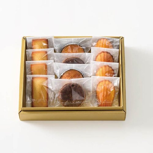 ギフト箱 MTG-GSS 無地メタリックゴールドギフトBOX-SS(10枚) ヘッズ 無地のメタリックゴールドが輝くギフトボックスが整然と並んでいる様子