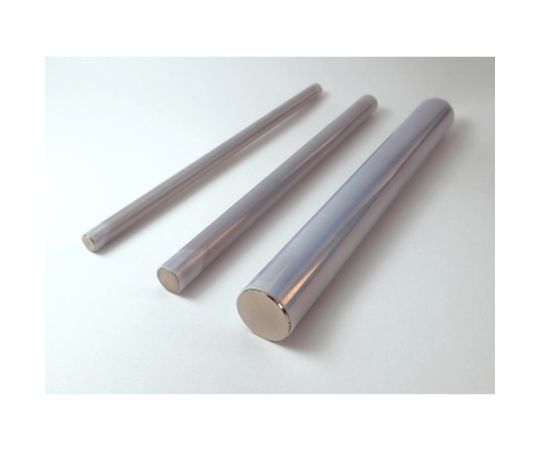 フッ素樹脂（PTFE）熱収縮チューブ　収縮前内径8mm 透明なチューブが等間隔に並んでいる様子