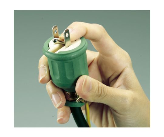 アース付投光器　ポッキンプラグ付コード5m　200W 電源コードが接続された投光器の側面が映し出されている。