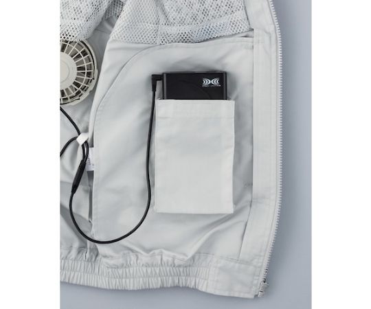 スペーサー一体型® シルバー 3L 金属的な光沢があるシルバーのパッケージが正面を向いている状態