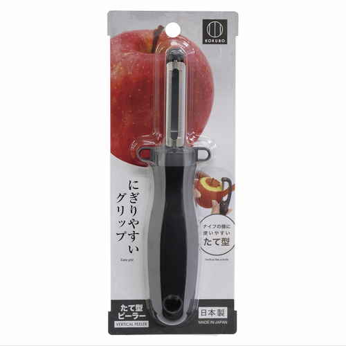 たて型ピーラー 商品の持ち手と刃が正面から見える状態