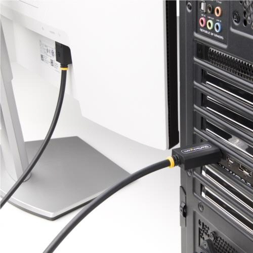 DisplayPort　2.1ケーブル　1.8m　8K/60Hz　オス-オス　ブラック　1本 商品が横向きに置かれ、黒いケーブルが緩やかに曲がった様子。