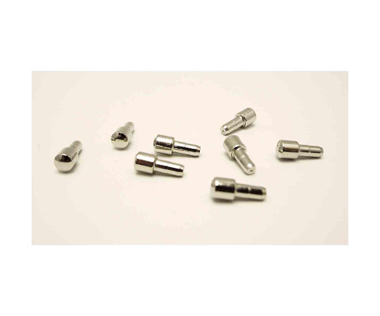差込ダボ　DB　3.5×6mm　100個入 透明な袋に入った多数の小さい部品が見える状態