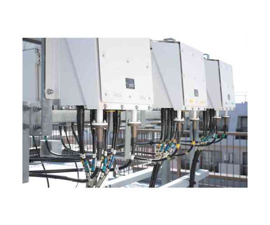 自己融着テープNO11　19×10 巻かれた状態で表示された長いテープの一部が剥き出しになっている様子
