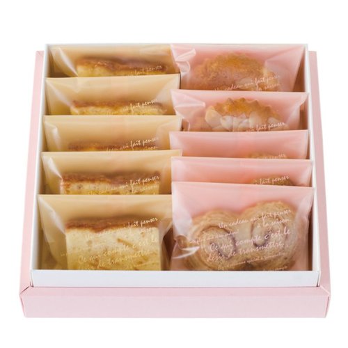 ギフト箱 ナチュラルフラワーギフトBOX-M(10枚) ヘッズ ナチュラルな花柄デザインのギフト箱が並んでいる様子