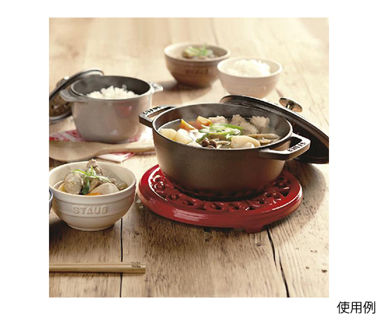 Wa-NABE M ブラック 角度を変えた状態で光沢のある外観が際立つ
