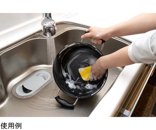 ステンスター IH対応両手鍋 24cm 深い鍋の内部が見える状態、持ち手が両側についている様子が確認できる。