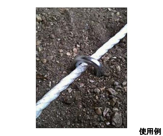 34x 45mm ロープ止め金具(V型/10個) 金具が整然と並んでいる様子