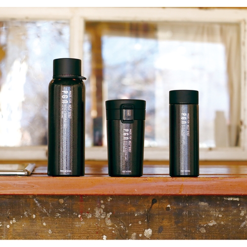 水筒　POST　GENERAL　ダブルウォールショートボトル　260ml　ブラック フタを開けた状態で、黒いシンプルなデザインが際立っている。