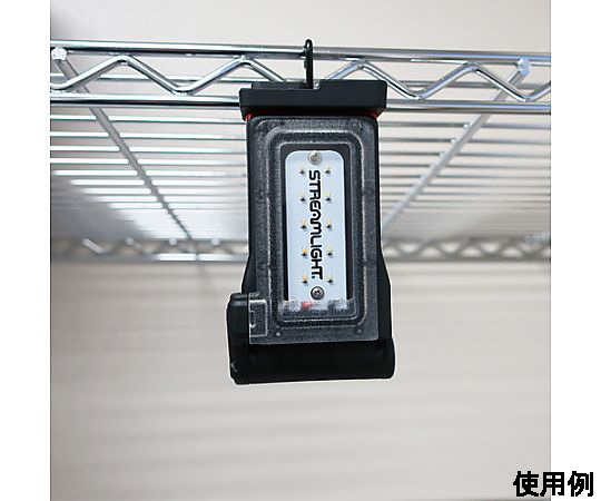 [充電式] LEDライト(白色/ナチュラル色) 優しい光を放つシンプルなデザインのライトがテーブルの上に置かれている様子