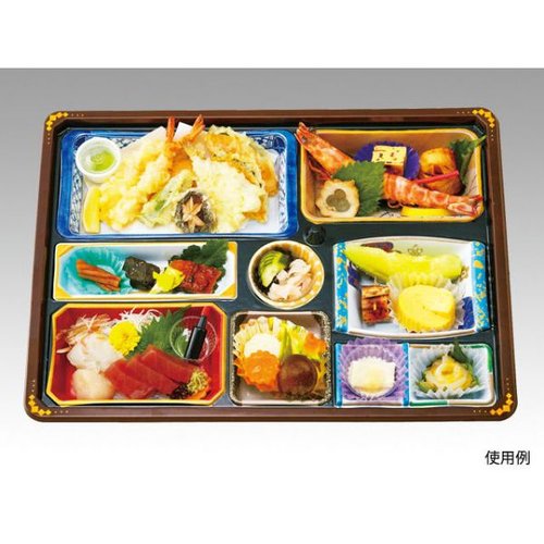 仕出し弁当容器 T-149A (蓋三彩)会席膳セット アヅミ産業 蓋付きの容器が美しく並び、和風のデザインが際立つ状態