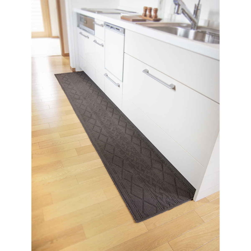 キッチンマット　252　45×252cm　サニー　インテリアマット　ニット風　ブラウン ニット風のテクスチャが際立つブラウンのマットが広がっている様子