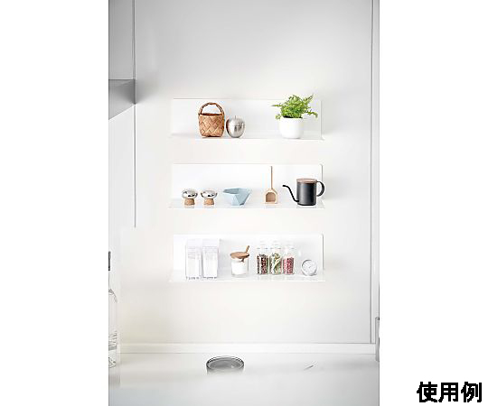 500x140x120mm ウォールラック(マグネット付・白 白いマグネットが付いたウォールラックの側面が見える状態