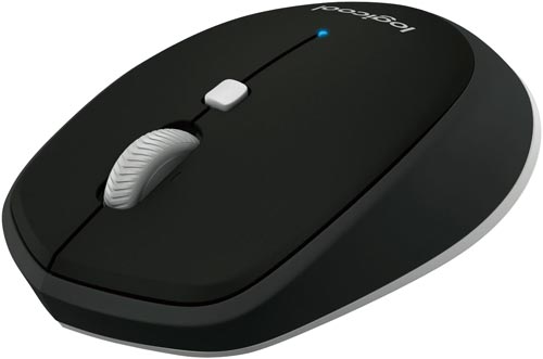 Bluetoothレーザーマウス ブラック 黒いレーザーマウスが斜め上から撮影され、底面がわずかに見える状態