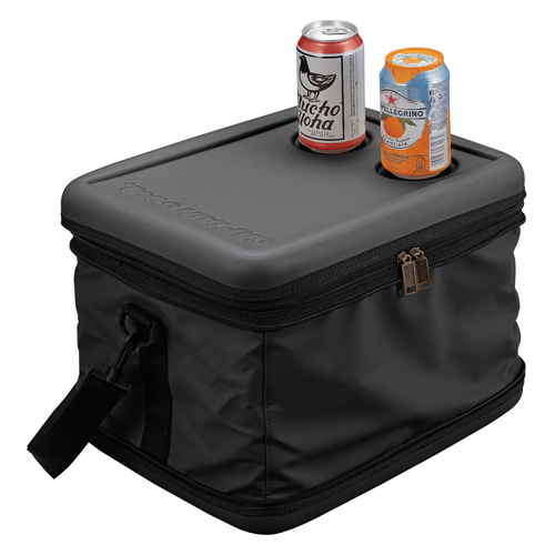 保冷バッグ　25L　スーパーコールドクーラーバッグ　マットブラック マットブラックの保冷バッグが立てた状態で正面から見える様子