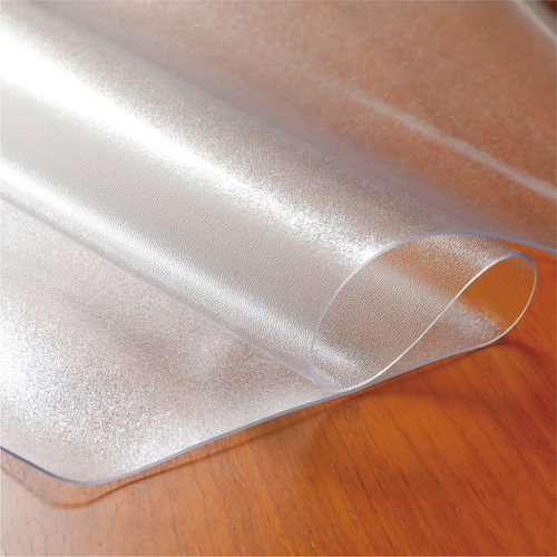 キッチンマット　透明キッチンマット　45×240cm 透明なマットが敷かれたキッチンの床とその上に置かれた食器類