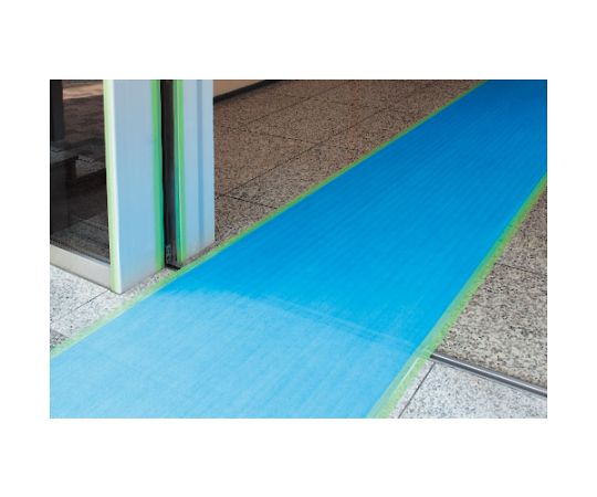 フィルムクロステープ184-50×30P 1箱（30巻入） テープが並んだ透明なパッケージの側面が見える状態
