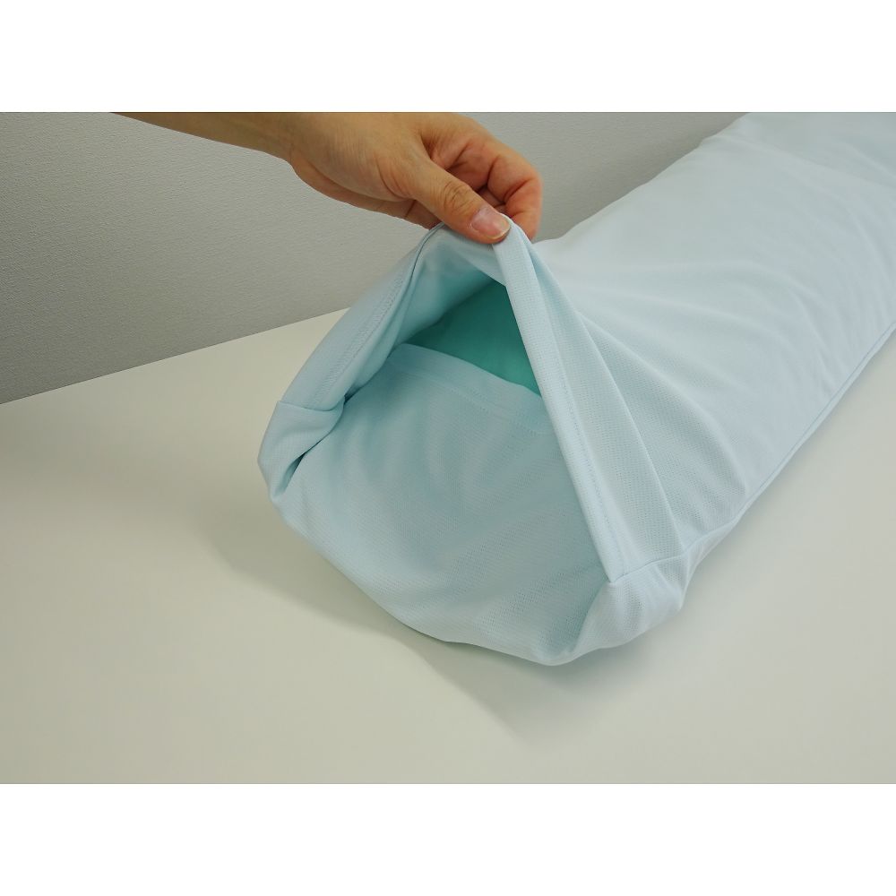 ポジクッションT 耐熱タイプ 専用カバー（100T用） ゆったりとしたフィット感のあるカバーが横に広がっている様子