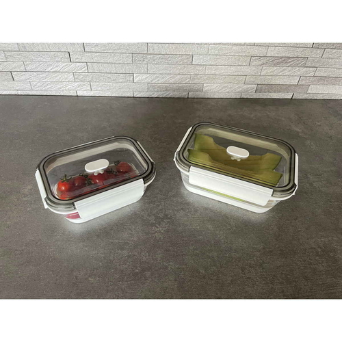 保存容器　Felio　たためるシリコン保存&ランチBOX　長方形 ふたを開けた状態で食品が入った容器が見える様子