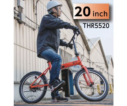 THR5520用　ノーパンクタイヤ　後輪 後輪のノーパンクタイヤが横向きで撮影され、トレッドパターンが鮮明に見える状態