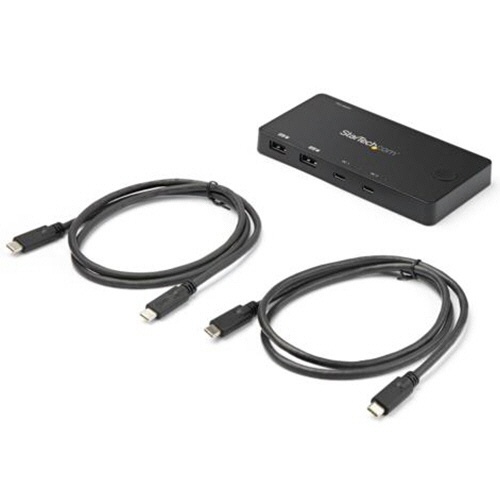 USB-C対応2ポートパソコン切替器　ブラック　1個 商品全体が正面から見える状態で、表面には光沢感がある。