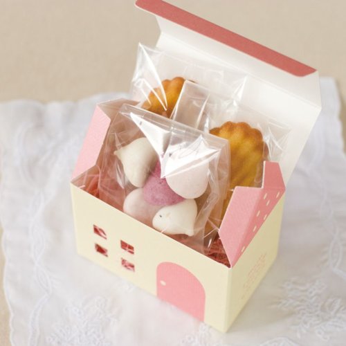 ギフト箱 ハウスギフトBOX(ピンク)-S(10枚) ヘッズ 柔らかいピンク色のギフト箱が10枚重ねられている様子