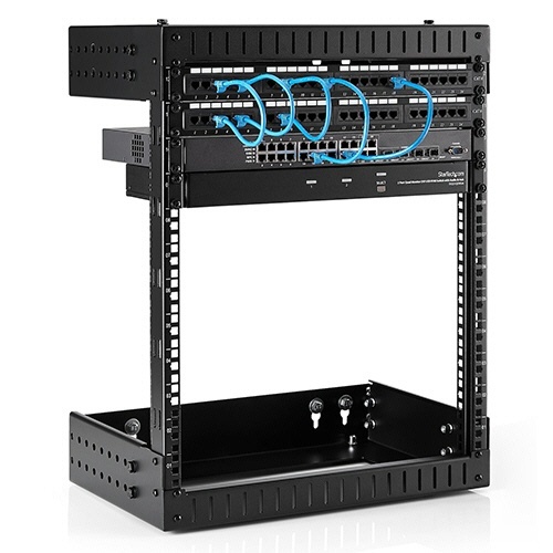 サーバーラック　12U　19型対応　ブラック　1台 横から見た際のスリムなデザインと背面のケーブル管理穴が確認できる状態。