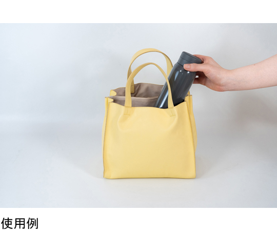 モテコSC栓 マグボトル 350mL GY 滑らかな質感のグレーのボトルが正面に置かれ、蓋がしっかり閉じられている様子。