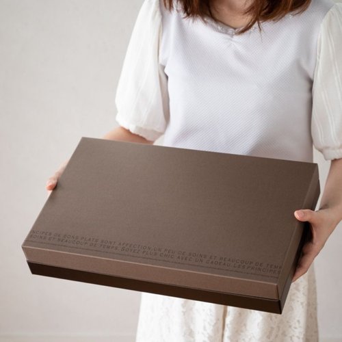 ギフト箱 モダンギフトBOX-LL(10枚) ヘッズ 斜め上から撮影された立体的なギフト箱のセット