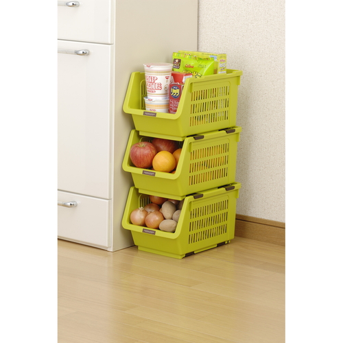 野菜ストッカー スリムストッカー じゃが玉ストッカー 同色3個セット グリーン フタ付きで整然と並んだ3つのストッカー、明るいグリーンのカラーリングが特徴的。