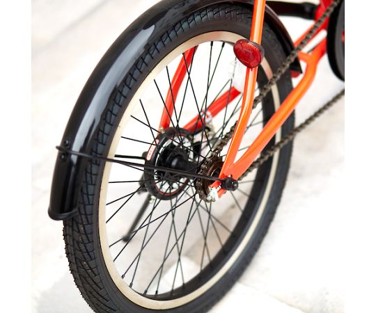 災害時用ノーパンク自転車　ハザードランナー　20インチ ハンドル部分の詳細が際立つ斜めからのアングル