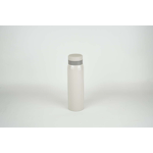 水筒　モテコ　スクリュー栓マグボトル500ml　ホワイト スクリュー栓の部分が強調された斜めからのショット