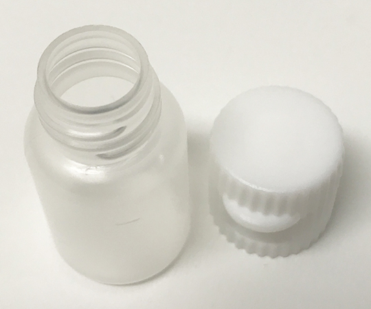 ワンタッチキャップ 6mL 1袋（100個入） 透明な袋にパッケージされた複数のキャップが整然と並んでいる状態