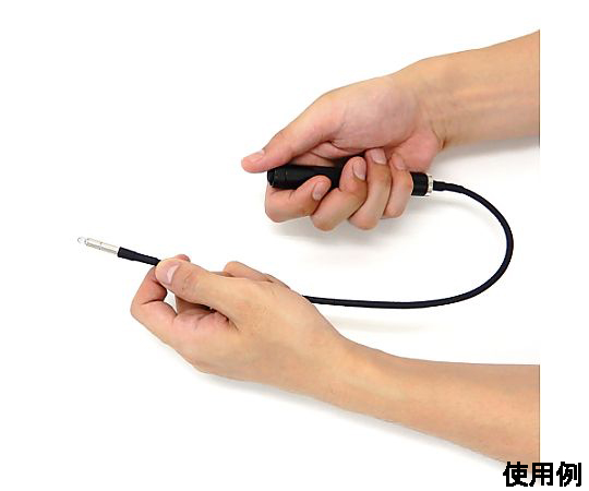 [単4x2本] フレキシブル隙間ライト/LED 柔軟に曲がった状態のライトが2本並ぶ様子